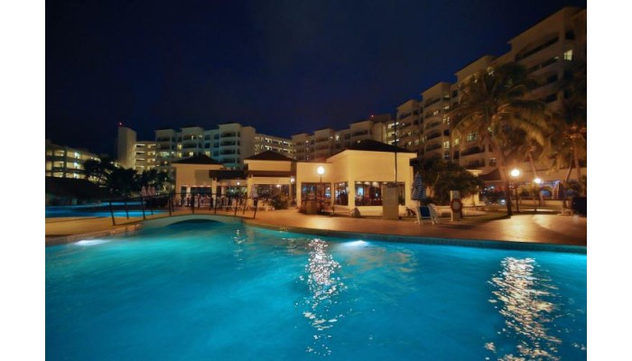 The Royal Caribbean - An All Suites Resort poza 19