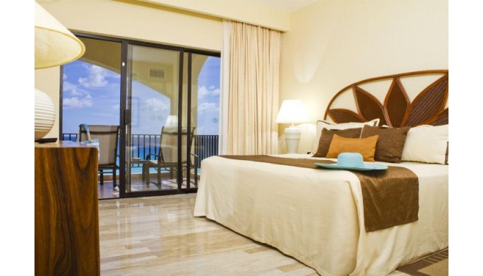 The Royal Caribbean - An All Suites Resort poza 3