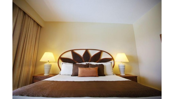 The Royal Caribbean - An All Suites Resort poza 1