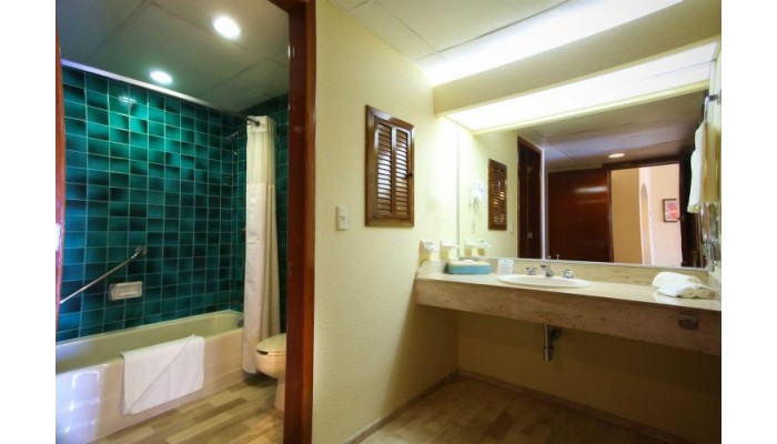 The Royal Caribbean - An All Suites Resort poza 4