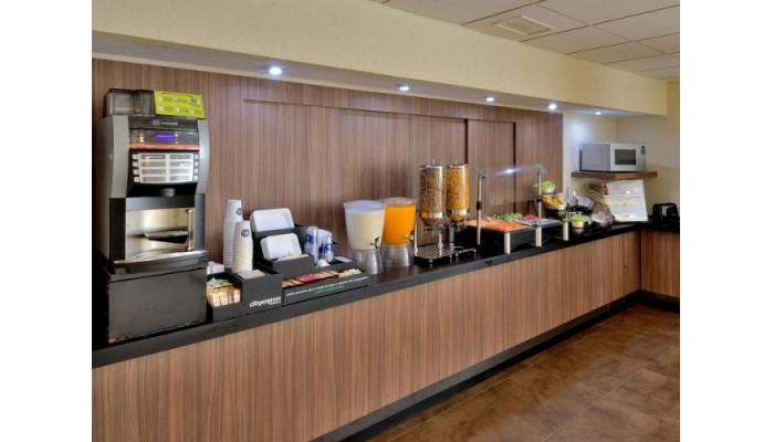Hotel City Express Playa Del Carmen poza 3